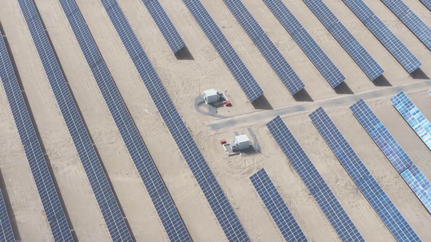 航拍光伏基地。郭洋攝 航拍光伏基地。郭洋攝