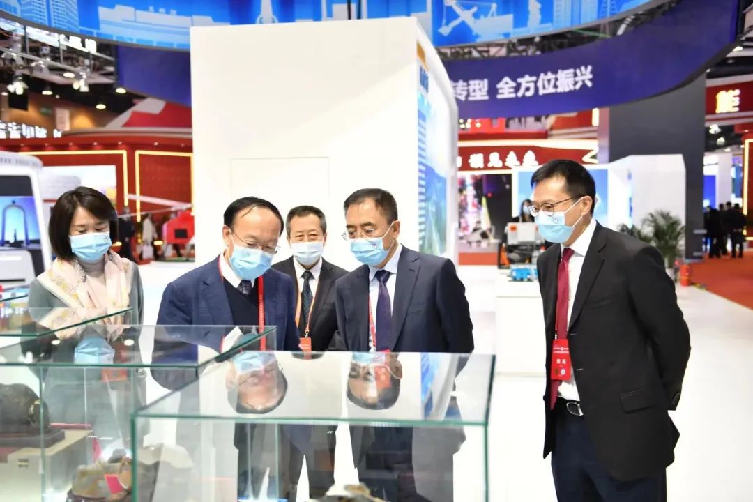 1668993576637063416.jpg 33.jpg