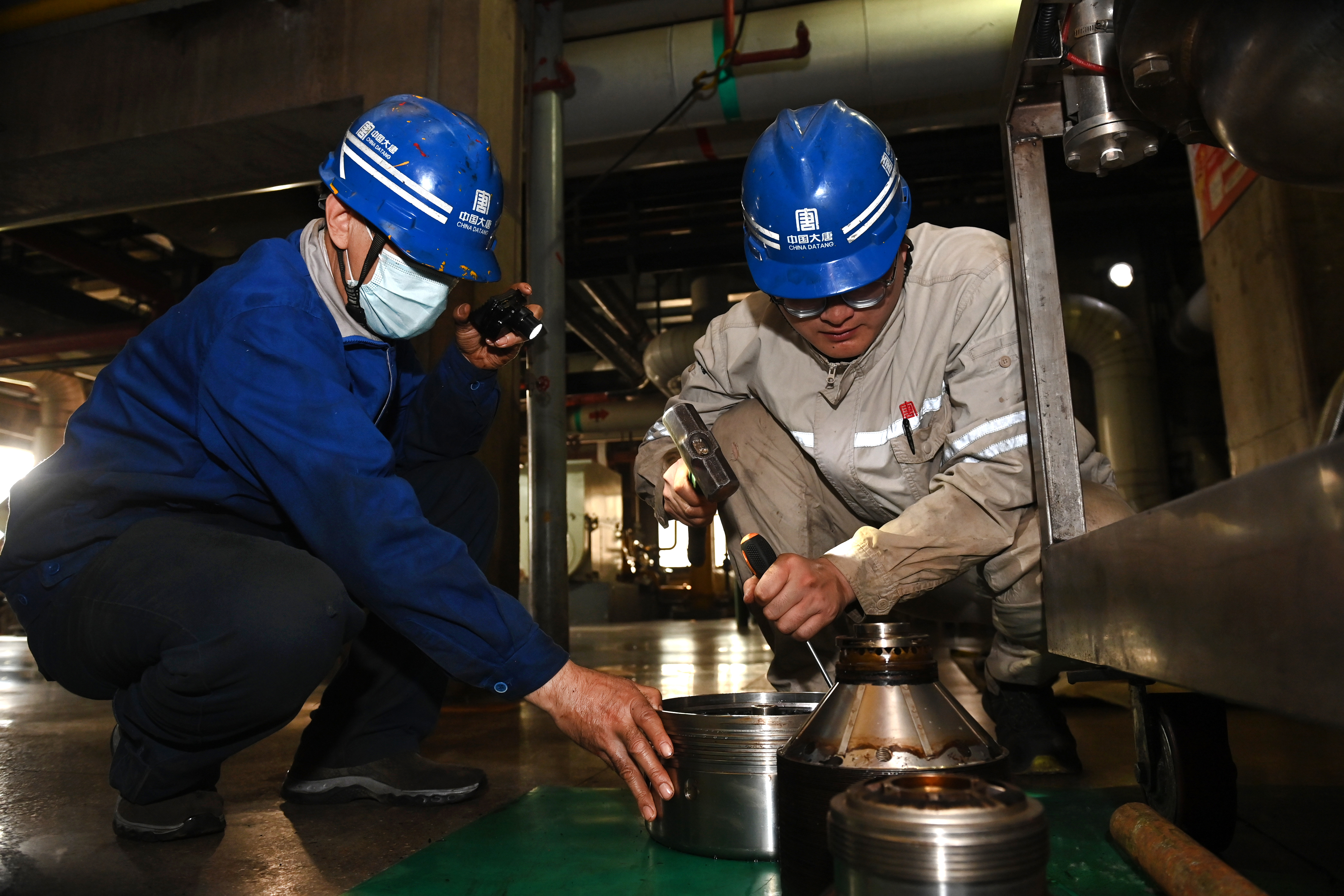 1717047370380050119.jpg 設備穩定,保供無虞。張越攝.jpg